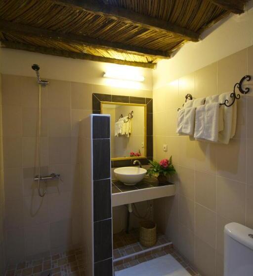 اتاق استاندارد با بالکن, Hôtel Kadiandoumagne