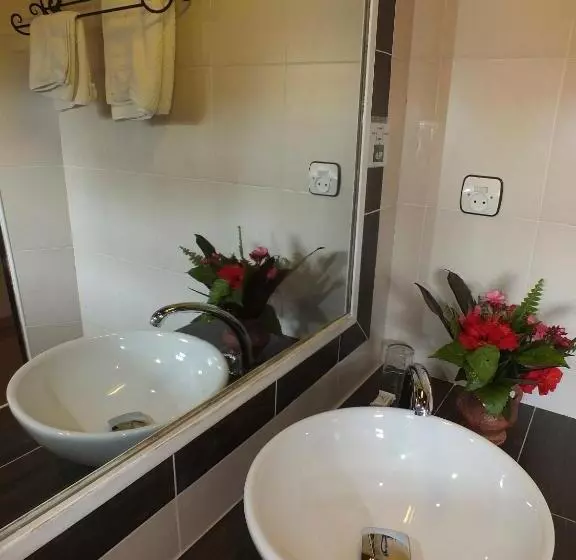 اتاق استاندارد با بالکن, Hôtel Kadiandoumagne