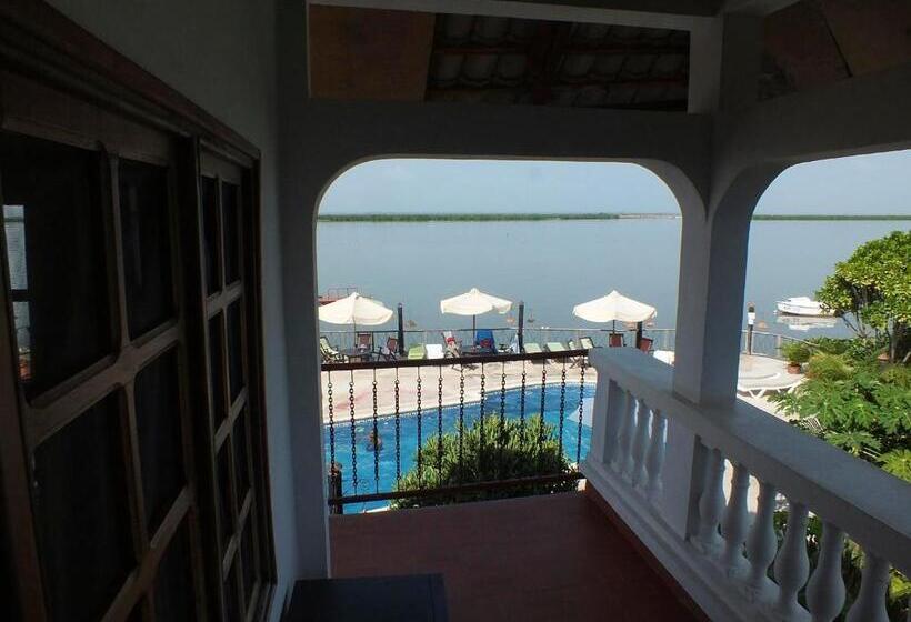 اتاق لوکس, Hôtel Kadiandoumagne