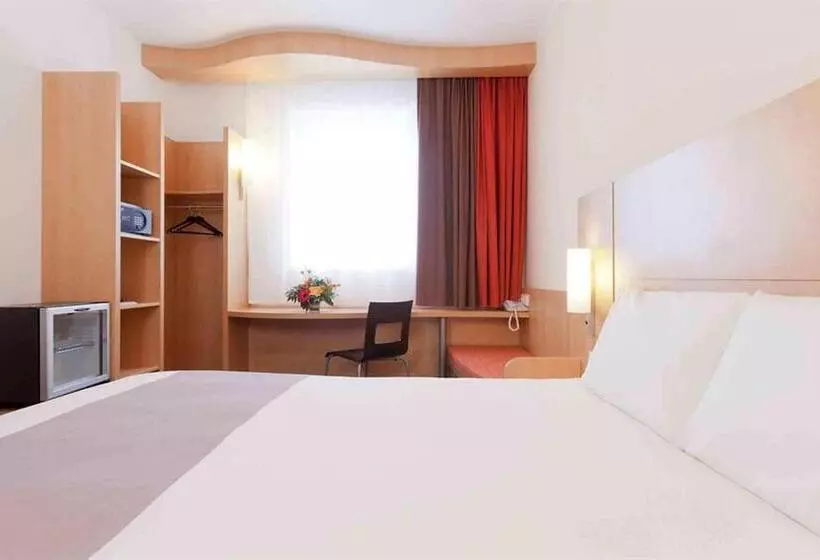 Quarto Estandar para Deficientes Físicos, Ibis Bata