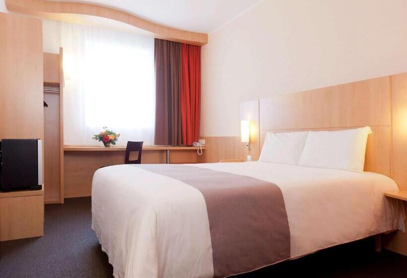 Quarto Estandar para Deficientes Físicos, Ibis Bata