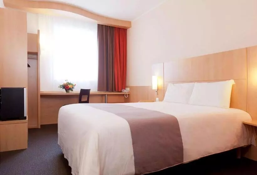 Quarto Estandar para Deficientes Físicos, Ibis Bata