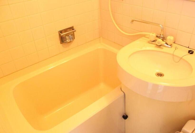 غرفة قياسية, Livemax Budget Tokyo Kiba