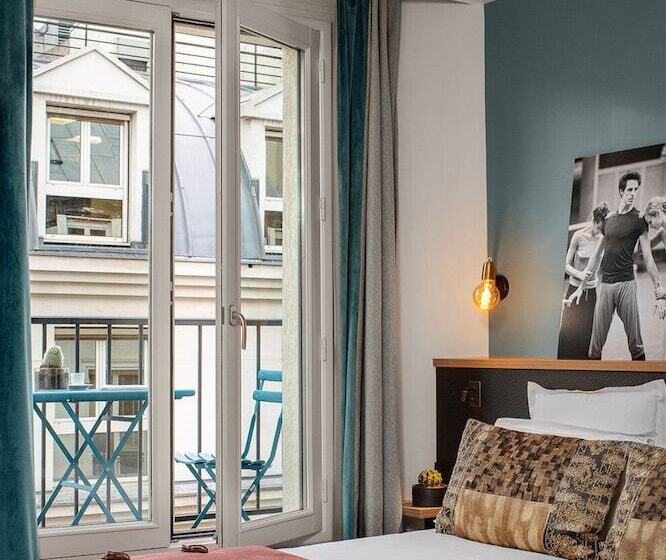 バルコニー付きデラックスルーム, Lyric Hotel Paris Opera