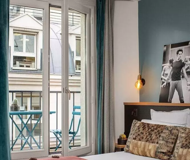 バルコニー付きデラックスルーム, Lyric Hotel Paris Opera