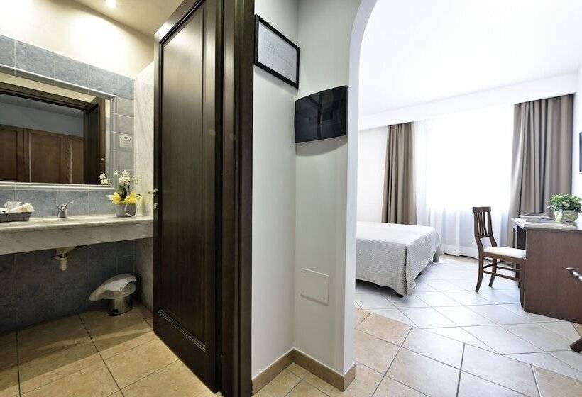 غرفة قياسية, Nicoletta