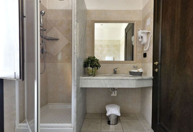 غرفة قياسية, Nicoletta