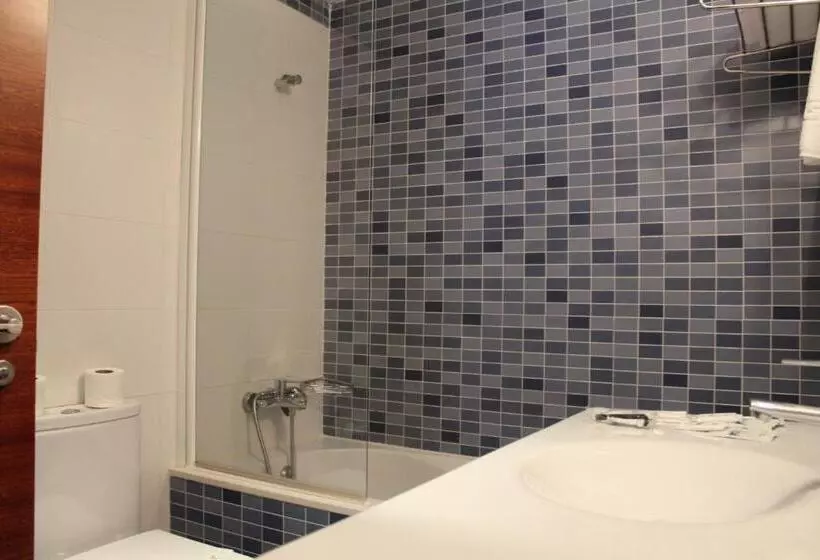 Habitación Estándar, Ril