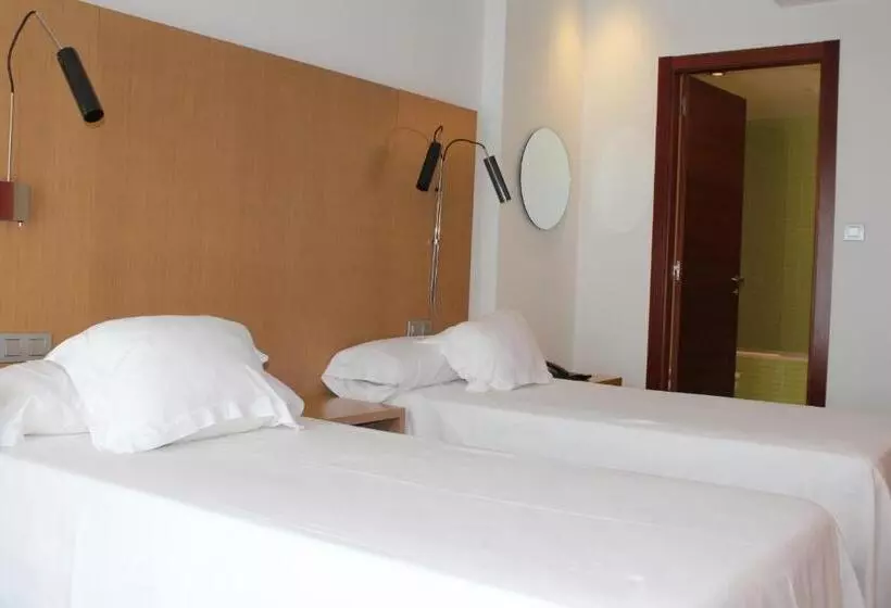 Habitación Estándar, Ril