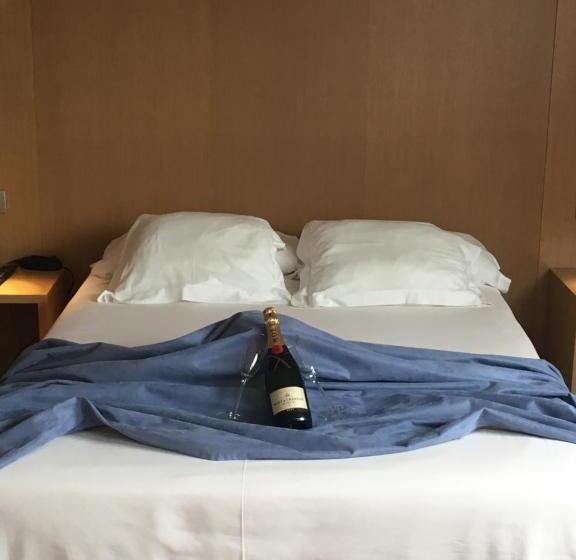 غرفة سوبيريور, Ril