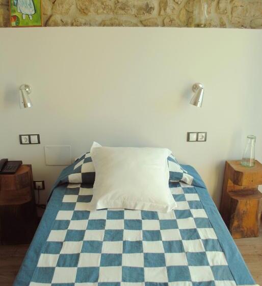 اتاق استاندارد یک نفره, El Lacayo De Sestiello