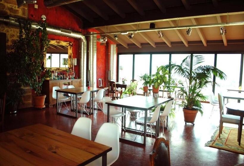 اتاق استاندارد یک نفره, El Lacayo De Sestiello