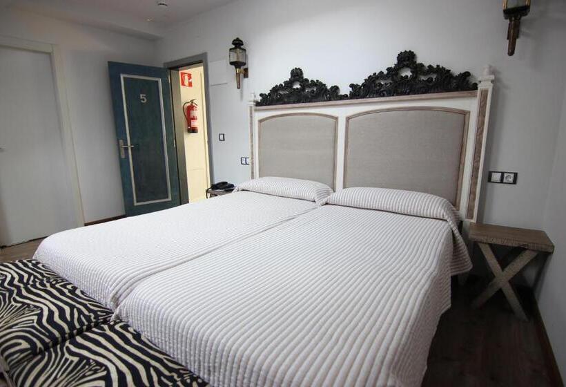 اتاق استاندارد, El Lacayo De Sestiello