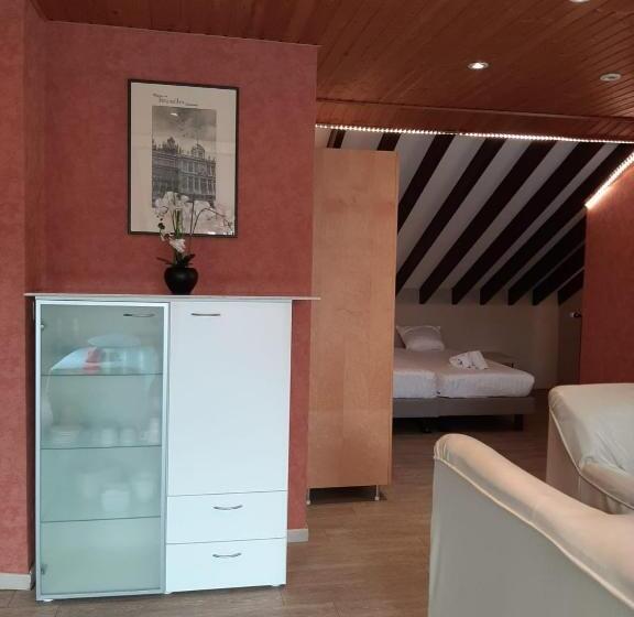 آپارتمان خانوادگی, Sleep & Go Brussels South