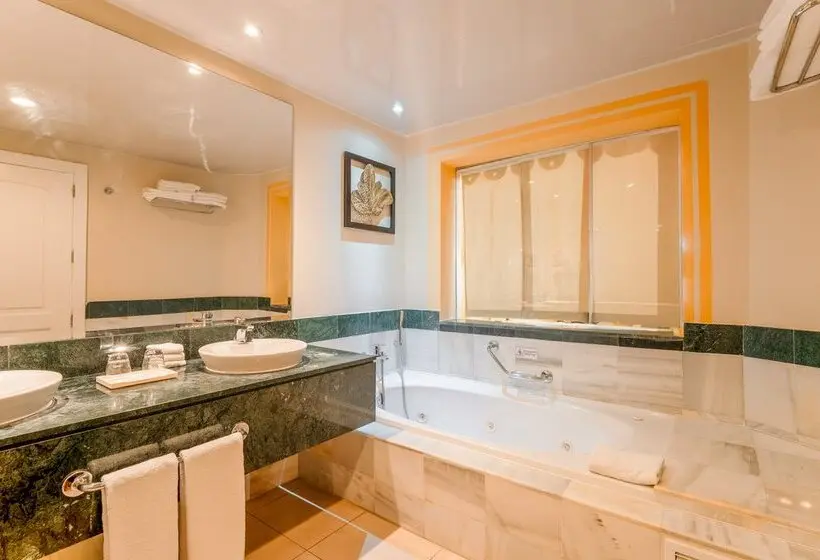 سوییت جونیور با چشم‌انداز دریا, Bahia Principe Escape Bouganville - Adults Only - All Inclusive