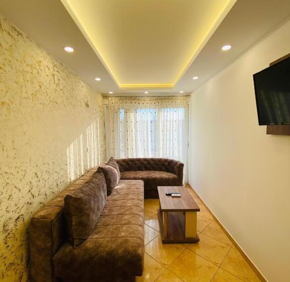 آپارتمان 2 خوابه, Apart Hotel Llolla