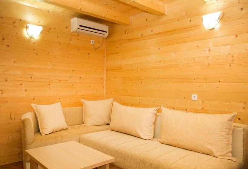 بانگلوی استاندارد 2 خوابه, Apart Hotel Llolla