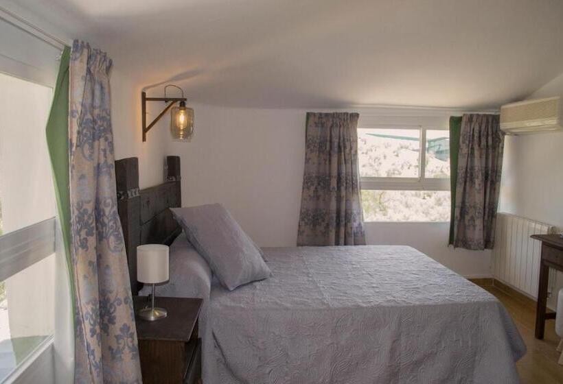 חדר סטנדרט לשלושה, Hostal Caseria San José De Hutar