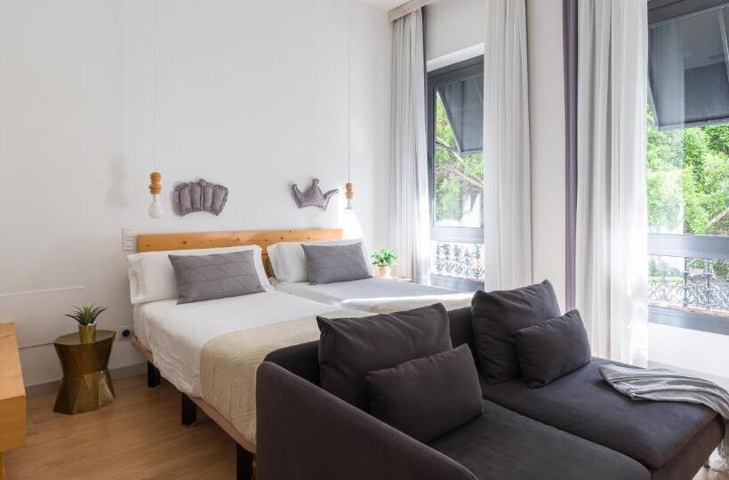 جناح جونيور ذات إطلالة, Catalina