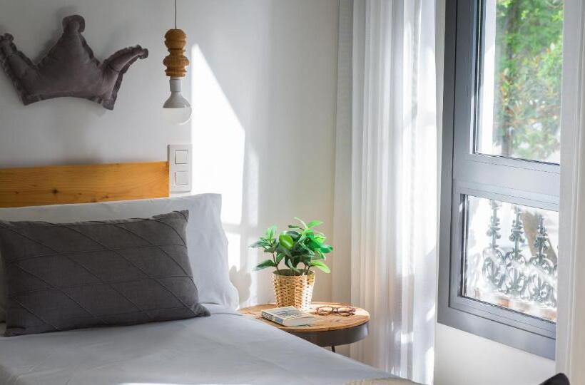 جناح جونيور ذات إطلالة, Catalina