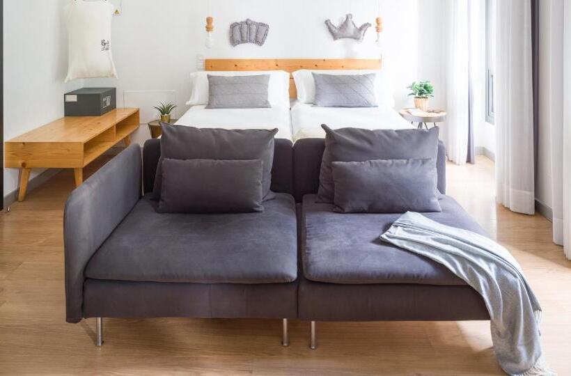 جناح جونيور ذات إطلالة, Catalina