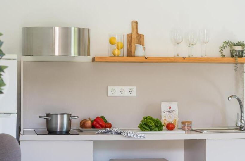 شقة دور أخير غرفة نوم واحدة, Catalina