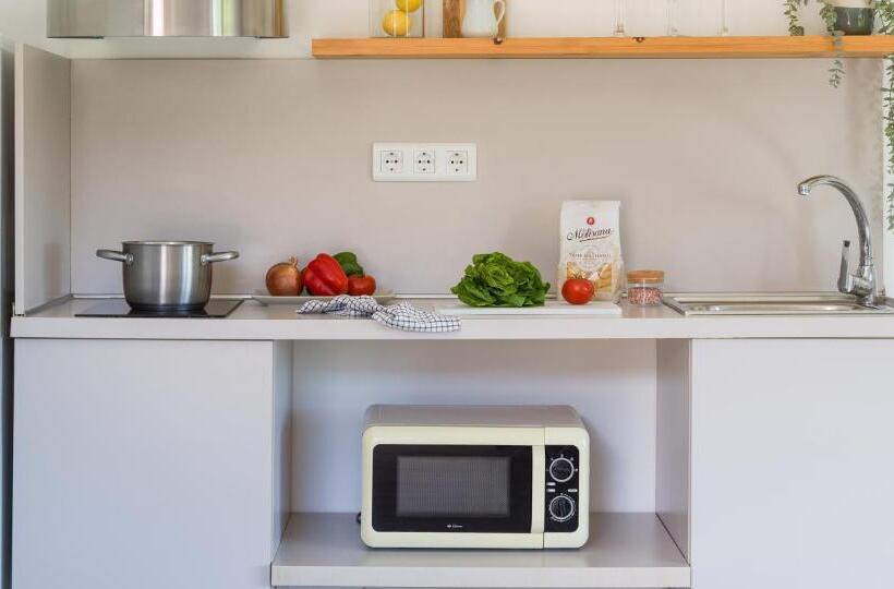 شقة دور أخير غرفة نوم واحدة, Catalina