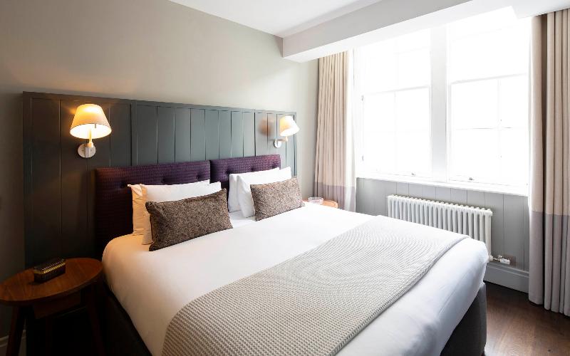 דירת חדר, Cheval Old Town Chambers