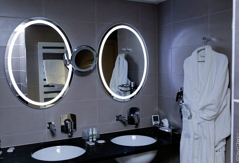 프레스티지 스위트, La Cour Berbisey