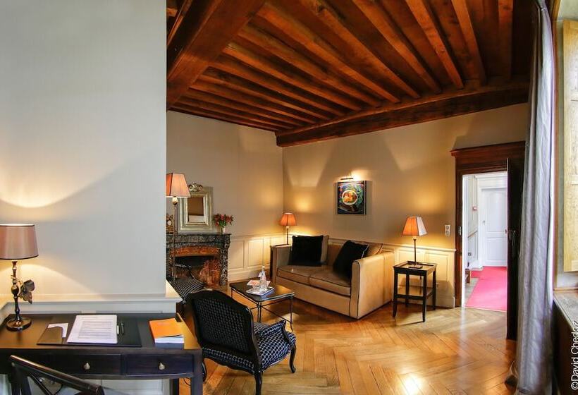 Люкс Престиж, La Cour Berbisey