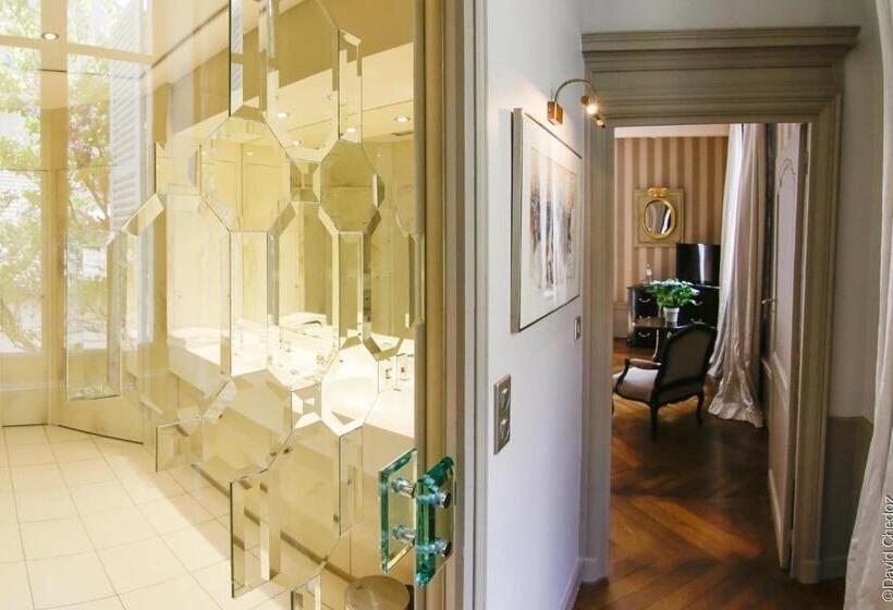 프레스티지 스위트, La Cour Berbisey