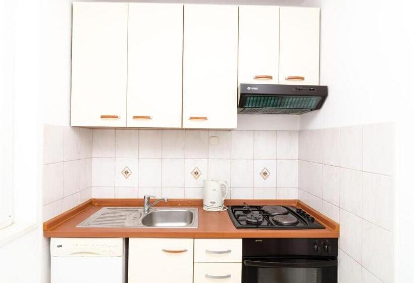 غرفة قياسية مطلّة علي البحر مزوَّدة بشُرفة, Rooms Karla