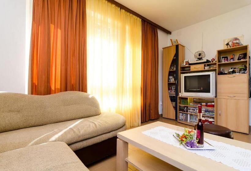 Номер Стандарт с Балконом, Rooms Karla