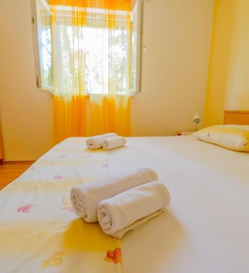 חדר בסיסי, Rooms Karla