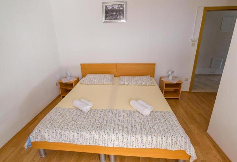 テラス付きスタンダードルーム, Rooms Karla