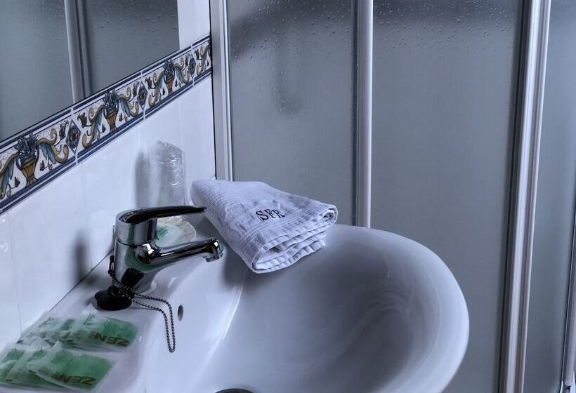 غرفة قياسية, San Francisco Rural