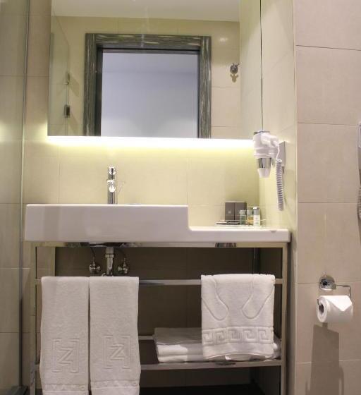 Habitación Estàndard Individual, Zeniva