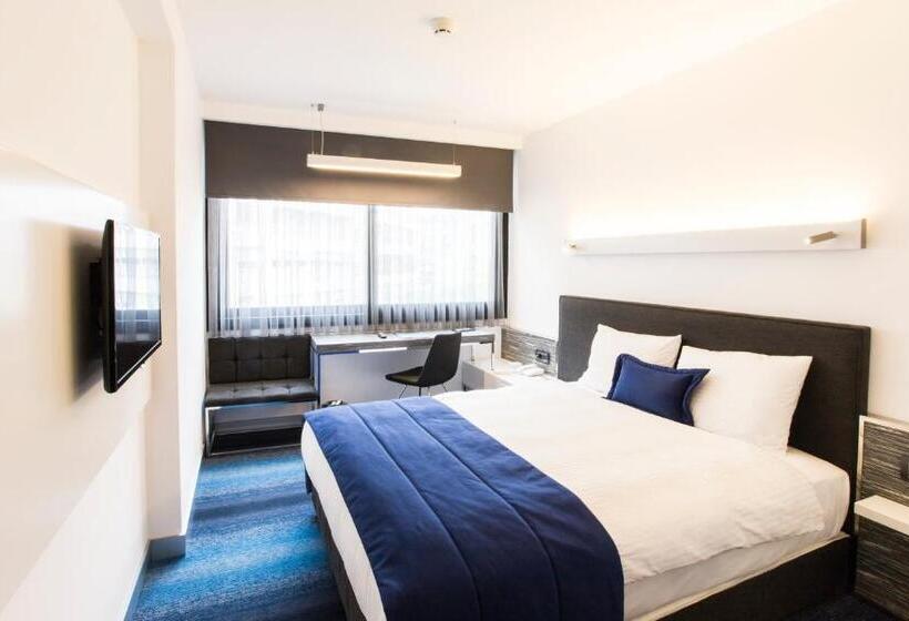 Habitación Estàndard Individual, Zeniva