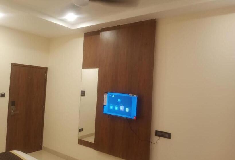 חדר סטודיו סטנדרד, Paras Mahal