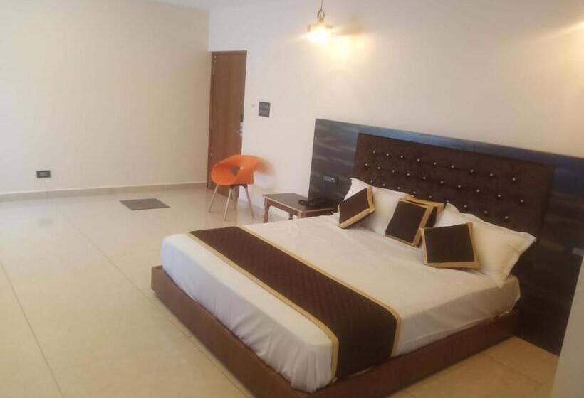 סוויטה, Paras Mahal