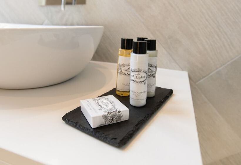 スタンダードルーム, Grapple