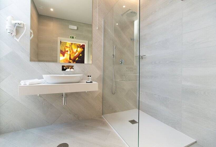 スタンダードルーム, Grapple