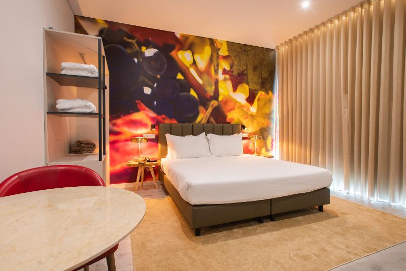 バルコニー付きスタンダードルーム, Grapple