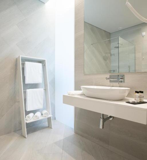 バルコニー付きスタンダードルーム, Grapple