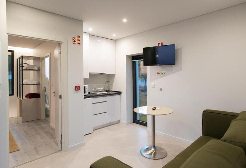 ガーデンビューの１ベッドルームビラ, Grapple