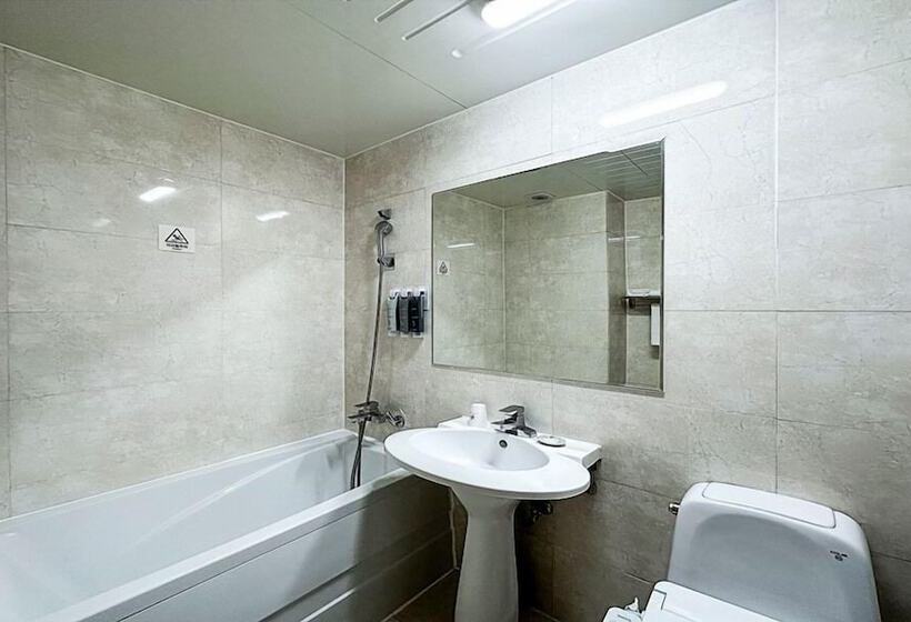 חדר סטנדרט, Gumi Time