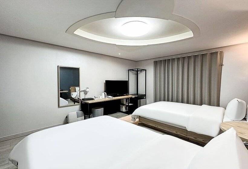 חדר סטנדרט, Gumi Time