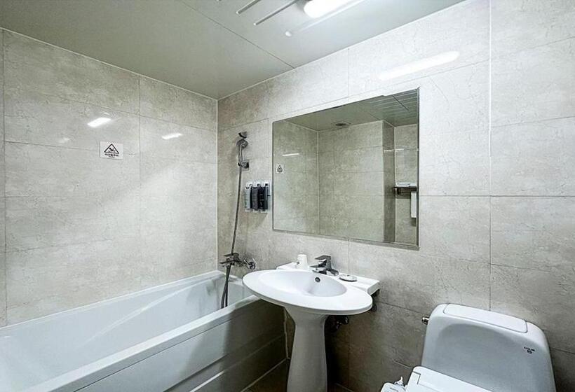 חדר סטנדרט, Gumi Time