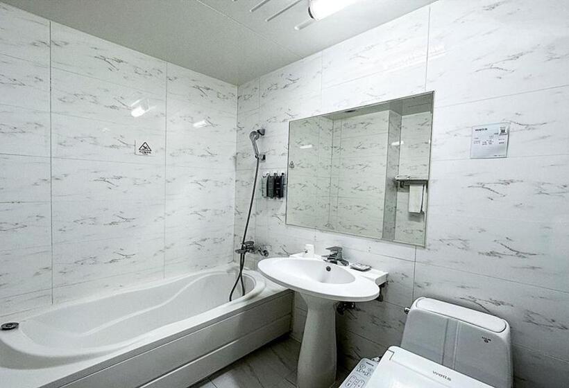 חדר סטנדרט, Gumi Time