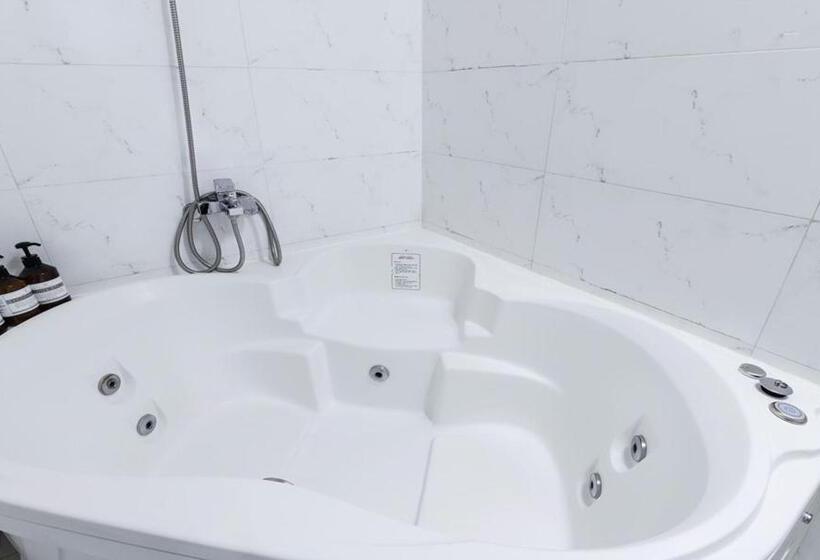 חדר משפחתי, Gumi Time